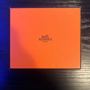 New Hermès card holder- NEED GONE